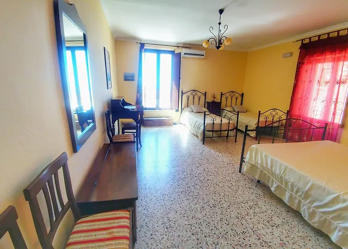 Anita לינה וארוחת בוקר