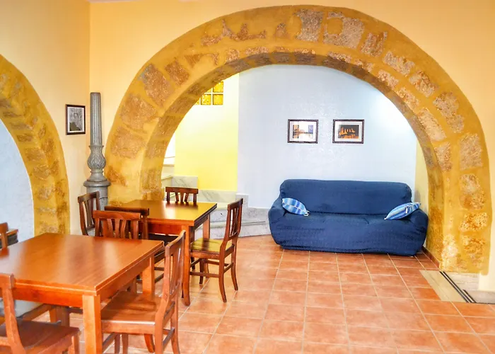 Anita לינה וארוחת בוקר 4*